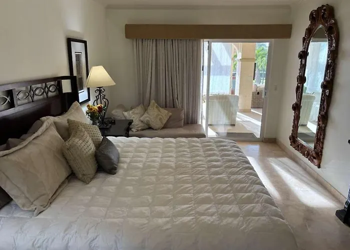 Beautifully Maintained 2-bed In Mananitas San Jose del Cabo